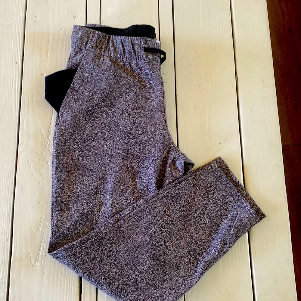 Lululemon Athletica size 8 IEUC